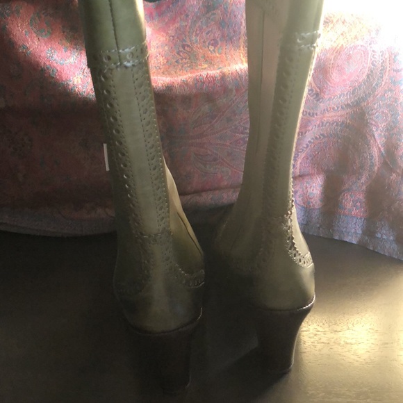 Excellent condition hunter green Gucci boots - Picture 4 of 4